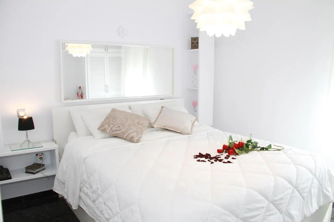 Shiny Per Family Apartment 말라가